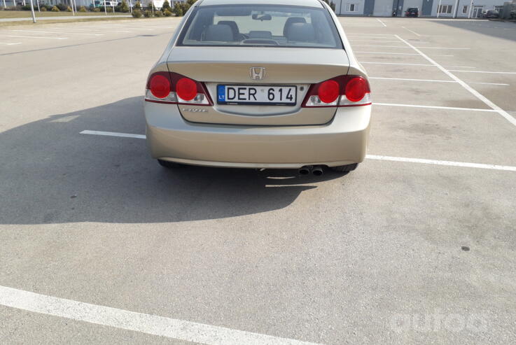Honda Civic 8 generation [restyling] Sedan 4-doors