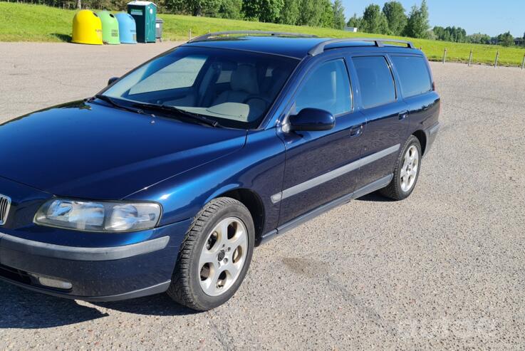 Volvo V70 2 generation wagon