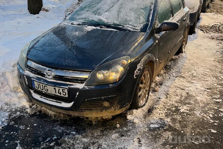 Opel Astra H Hatchback