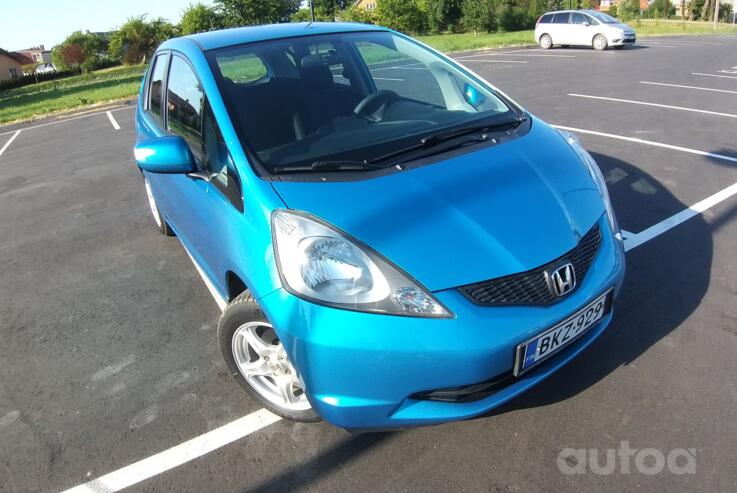 Honda Jazz 2 generation Hatchback