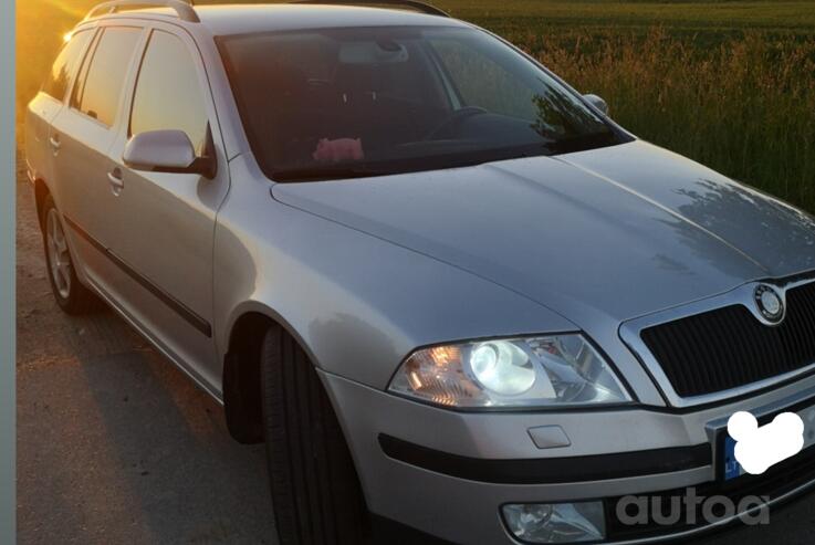 Skoda Octavia 2 generation Combi wagon 5-doors