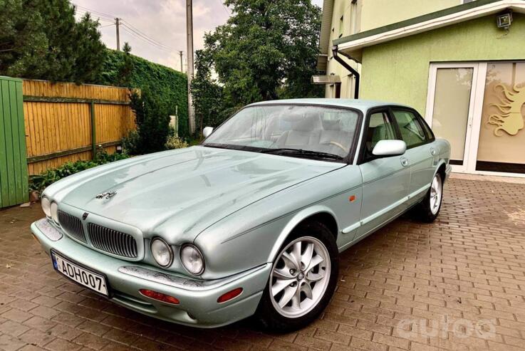 Jaguar XJ X308 (2 generation 1997-2003)