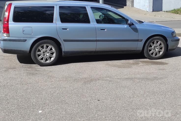 Volvo V70 2 generation R wagon 5-doors