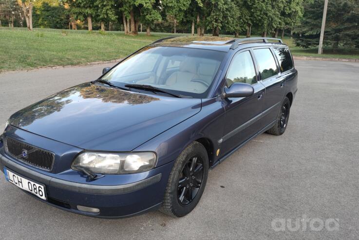 Volvo V70 2 generation wagon