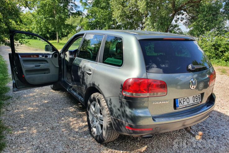 Volkswagen Touareg 1 generation Crossover
