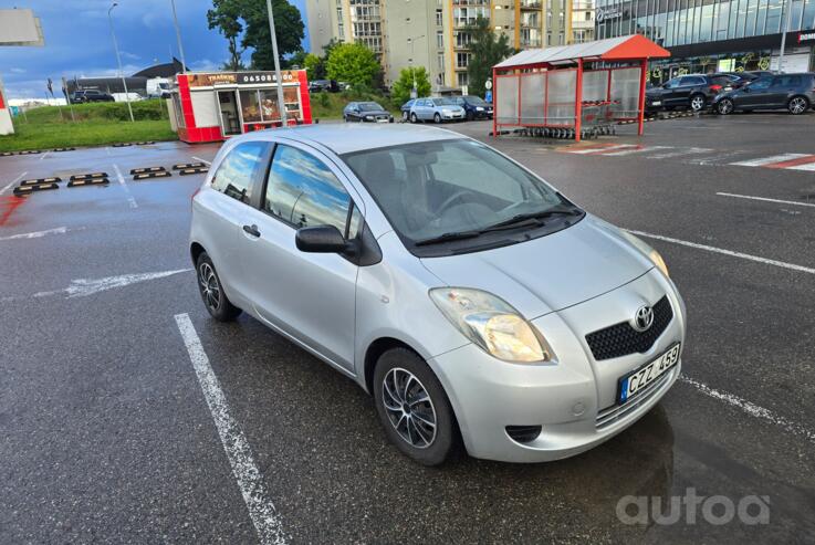 Toyota Yaris 2 generation