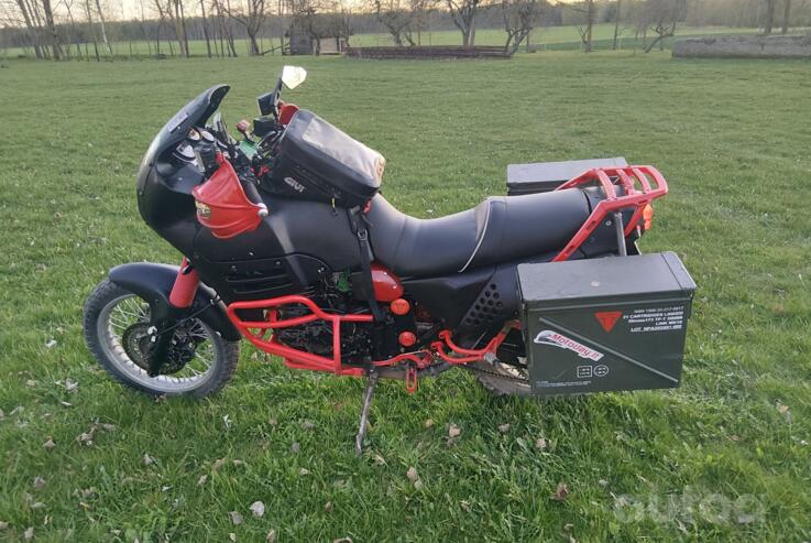 Triumph Tiger 900