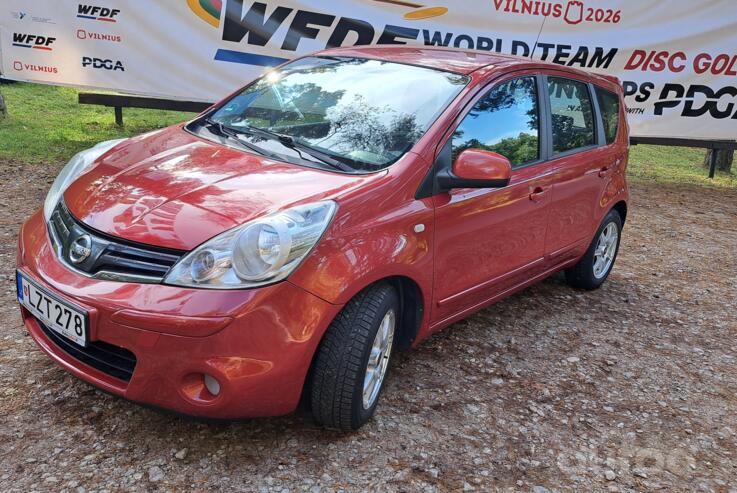 Nissan Note E11 Hatchback