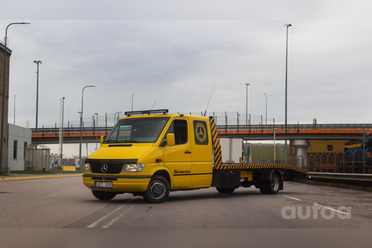 Mercedes-Benz Sprinter First generation