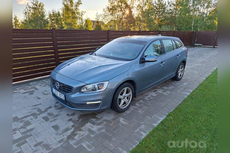 Volvo V60 1 generation [restyling] wagon 5-doors