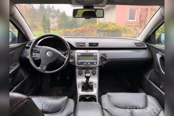 Volkswagen Passat B6 wagon 5-doors