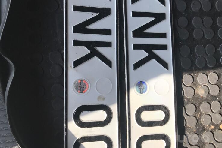 KNK007