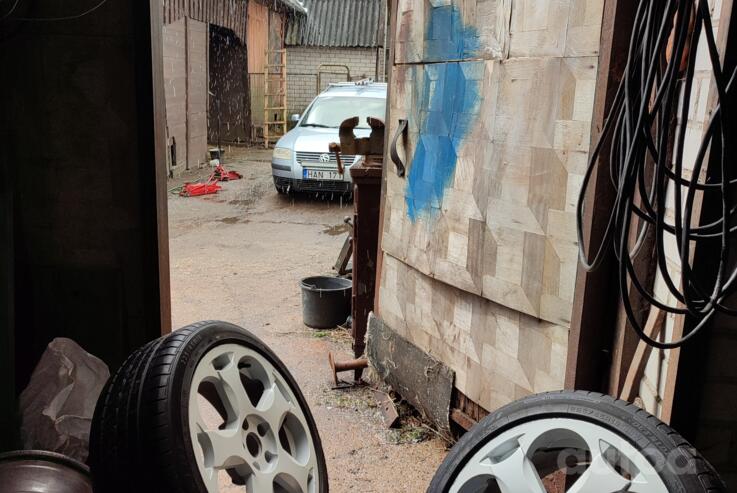 Lamborghini, valuveljed