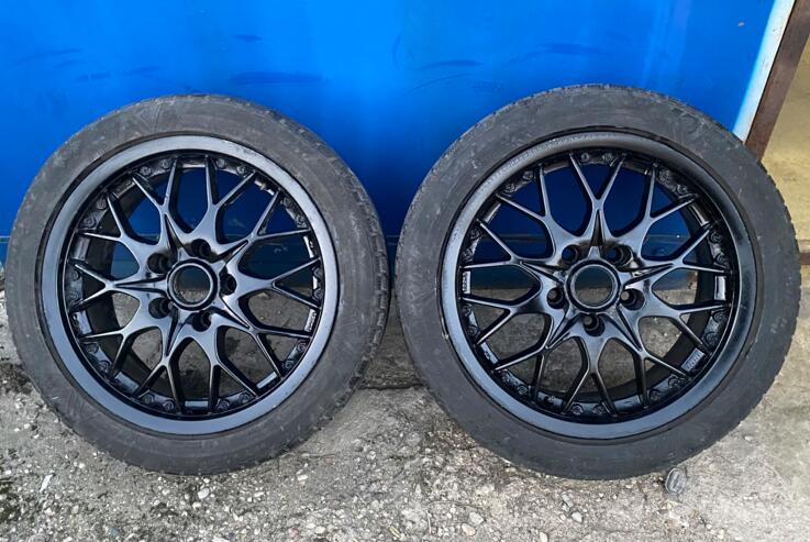 Milano Corp, valuveljed