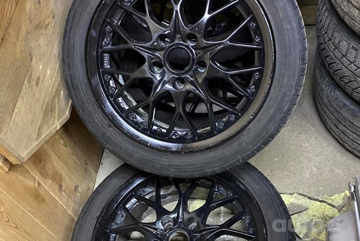 Milano Corp, valuveljed