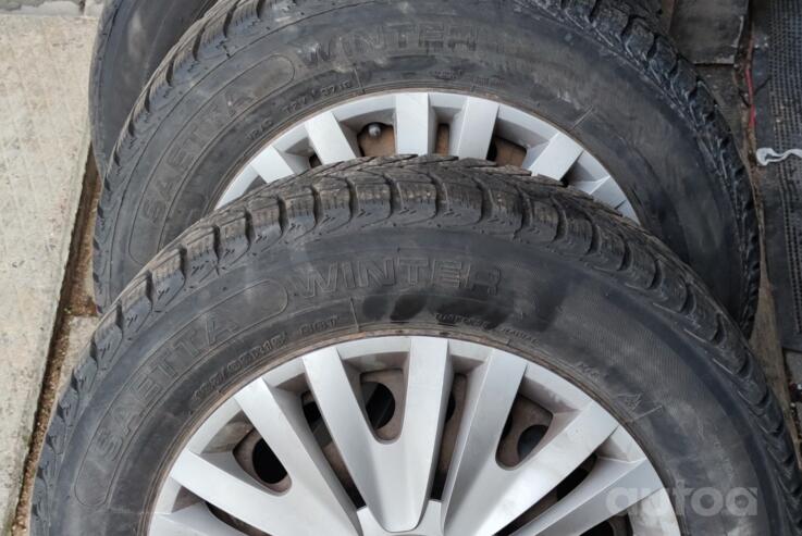 TOYOTA, terasest stantsitud