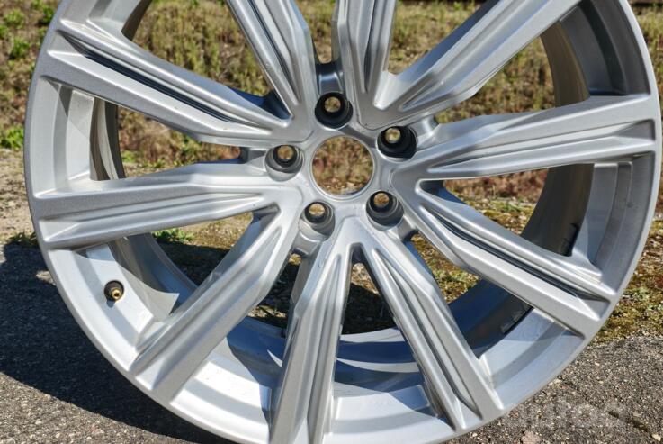 Audi, terasest stantsitud