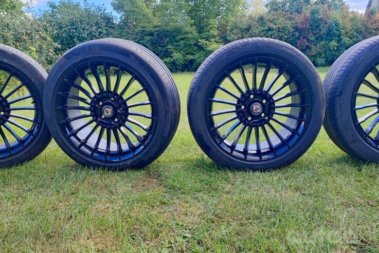 Alpine replikos, valuveljed