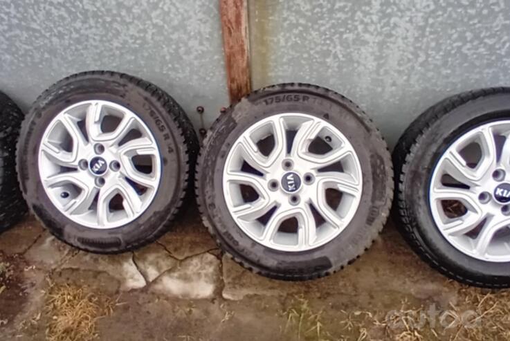Kia, valuveljed