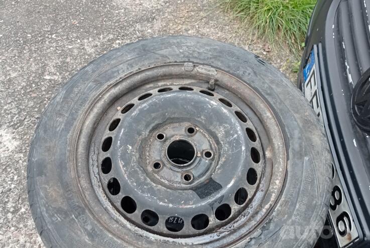 Audi VW, terasest stantsitud