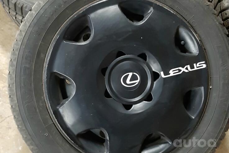 Lexus, terasest stantsitud