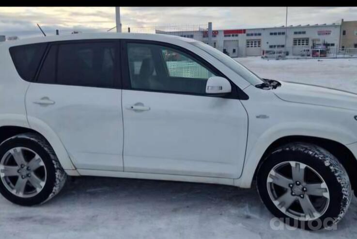 Toyota rav4, valuveljed