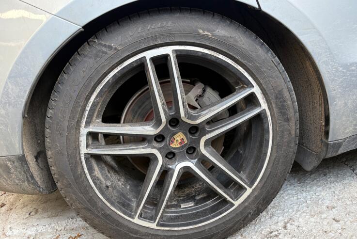 Porsche, valuveljed