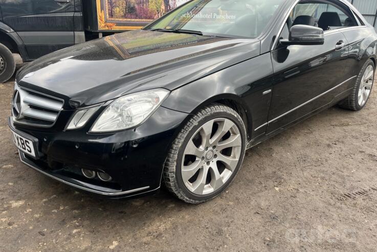 Mercedes, valuveljed