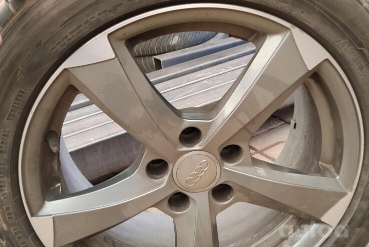 O.M.P. GROUP, valuveljed