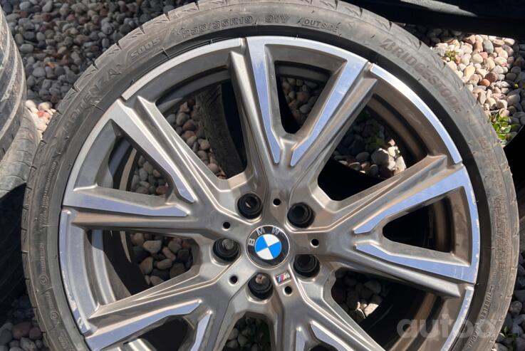 Bmw, valuveljed