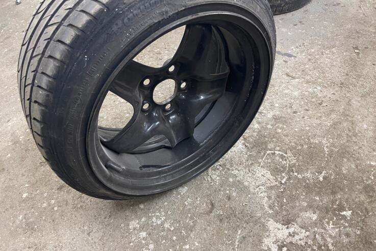 Insignios, terasest stantsitud