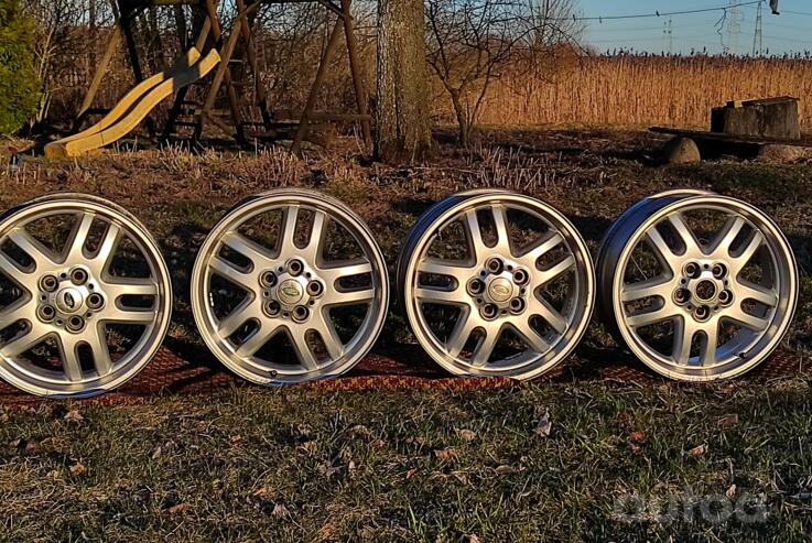 Land Rover made in Italy, valuveljed