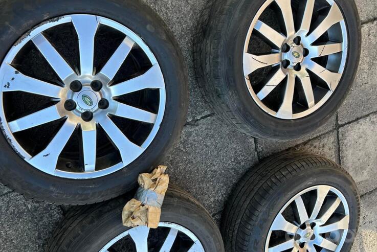 Land rover, valuveljed