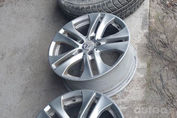 Mercedes Benz, valuveljed