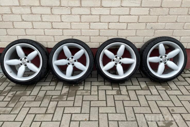 MADE IN GERMANY, valuveljed